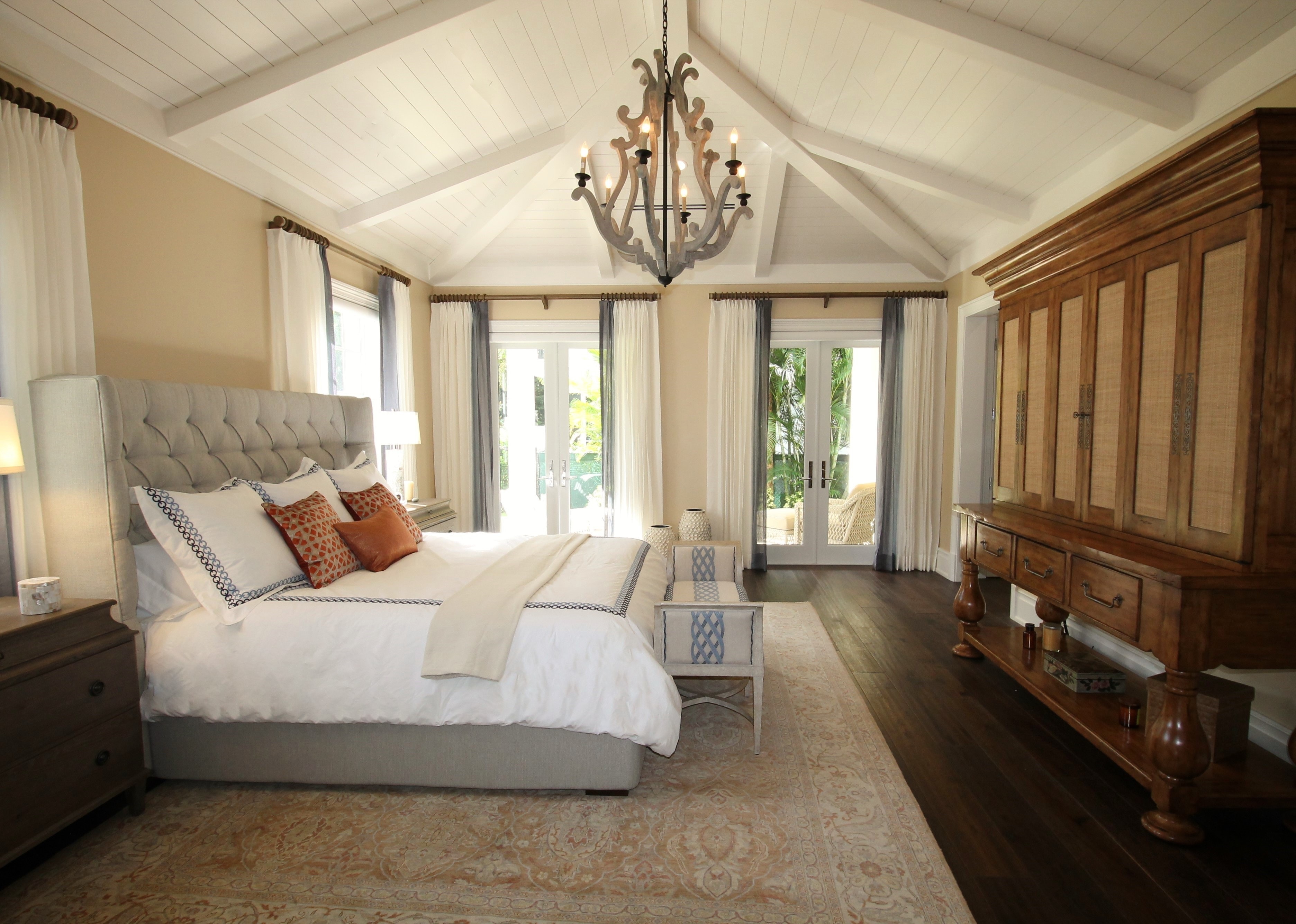 vaulted bedroom ceilings